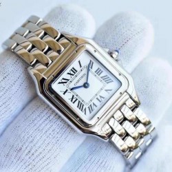 卡地亚猎豹Panthre de Cartier。华丽而不羁，是Panthre de Cartier猎豹所传达的美学风格。它线条流畅，魅惑动人，柔软服帖于腕间，宛若在肌肤上翩翩起舞。独特的造型彰显成熟优雅、自信动人的女性形象。GF工厂以精湛技艺，原装开模，打造出与正品无异的精美流线表耳，与表壳一体成型。搭载瑞士朗达石英机芯，316L精钢壳套，尺寸：27 x 37毫米，厚度：6毫米，表冠镶嵌一颗合成蓝色尖晶石，镀银表盘，剑形蓝钢指针，100%三度防水。搭配专柜旅行包装物料。商品规格:默认规格