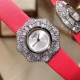 实拍 七夕好礼 PIAGET伯爵 Limelight非凡珍品腕表系列 表壳直径为33mm ,电镀白金,瑞士朗达石英机芯 。手表表壳由花瓣造型上镶嵌112颗特制切割方形钻石于表圈 彰显奢华 蓝宝石水晶镜面 搭配绸缎丝绢皮。这不仅是一款非凡的腕表,更堪称一件珠宝工艺杰作,完美结合创意 打破常规的切割,彰显着珠宝腕表的优雅魅力 实拍 七夕好礼 PIAGET伯爵 Limelight非凡珍品腕表系列 表壳直径为33mm ,电镀白金,瑞士朗达石英机芯 。手表表壳由花瓣造型上镶嵌112颗特制切割方形钻石于表圈 彰显奢华 蓝宝石水晶镜面 搭配绸缎丝绢皮。这不仅是一款非凡的腕表,更堪称一件珠宝工艺杰作,完美结合创意 打破常规的切割,彰显着珠宝腕表的优雅魅力