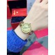 经典永不过时的Cartier卡地亚圆盘中古腕表YYDS❤️一只很复古情结的卡地亚mustbe它来了。30mm表盘大小刚刚好,优雅大方且不失气质的韵味,蓝宝石把头在阳光下依旧纯洁透亮闪耀✨设计大气且耐看,卡地亚罗马文字表盘复古时尚,设计大气且耐看,蓝宝石水晶镜面,表盘两头以简洁的T形金属衔接表带,采用意大利牛皮表带,压鳄鱼纹花色,双面皮透气好,中古美表不仅满满的vintage韵味,酷辣御姐或温柔甜姐都可驾驭的加分款 经典永不过时的Cartier卡地亚圆盘中古腕表YYDS❤️一只很复古情结的卡地亚mustbe它来了。30mm表盘大小刚刚好,优雅大方且不失气质的韵味,蓝宝石把头在阳光下依旧纯洁透亮闪耀✨设计大气且耐看,卡地亚罗马文字表盘复古时尚,设计大气且耐看,蓝宝石水晶镜面,表盘两头以简洁的T形金属衔接表带,采用意大利牛皮表带,压鳄鱼纹花色,双面皮透气好,中古美表不仅满满的vintage韵味,酷辣御姐或温柔甜姐都可驾驭的加分款