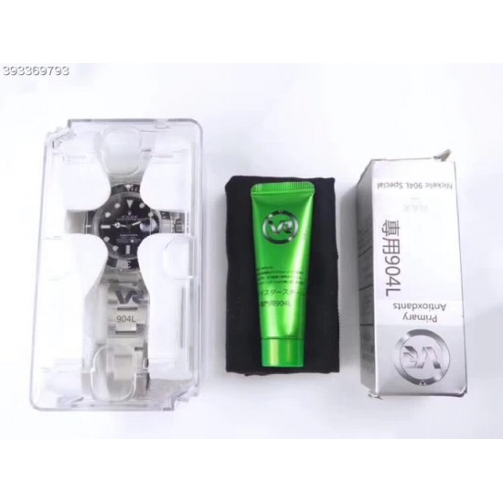 将劳力士潜航者所有的打动人心都凝聚在一只副本上,这就是VR Factory重金打造全新一代潜航者副本的初衷,打造一只可以战胜昨天自己的潜航者,表圈和表镜分离0.8mm做出独特的劳力士表圈的镶嵌工艺,完美修正指针中轴,使用全新一代TO自动上链机芯,和正品一致的蓝色游丝,搭载一枚真正的KIF避震器,根据正品不锈钢材质特殊订制的904L日本进口特种不锈钢,铬金属色谱和正品一致。附赠劳力士专用不锈钢养护物料,正品运输包装。将昨天的自己甩在昨天,今天,你好。商品规格:默认规格 将劳力士潜航者所有的打动人心都凝聚在一只副本上,这就是VR Factory重金打造全新一代潜航者副本的初衷,打造一只可以战胜昨天自己的潜航者,表圈和表镜分离0.8mm做出独特的劳力士表圈的镶嵌工艺,完美修正指针中轴,使用全新一代TO自动上链机芯,和正品一致的蓝色游丝,搭载一枚真正的KIF避震器,根据正品不锈钢材质特殊订制的904L日本进口特种不锈钢,铬金属色谱和正品一致。附赠劳力士专用不锈钢养护物料,正品运输包装。将昨天的自己甩在昨天,今天,你好。商品规格:默认规格