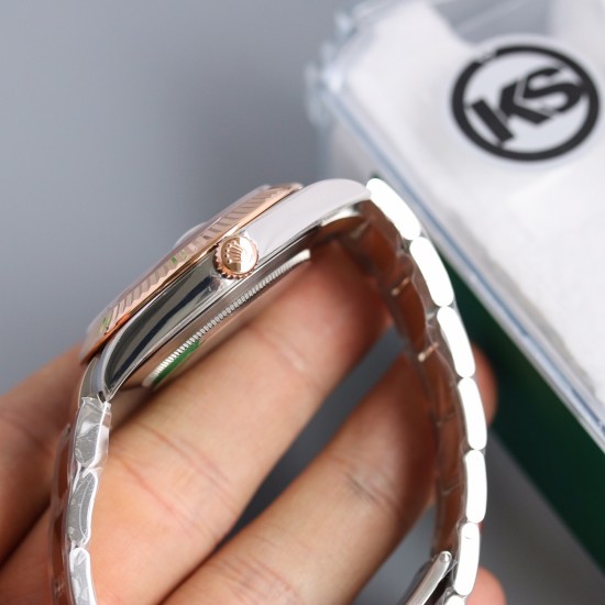 顶级做工KS新品:劳力士 日志 不断提高复刻效果,ROLEX劳力士 间金、间玫、精钢不断改进的钻研精神,特别是五大神器的业界认可,目前销量一直成上升趋势!【尺寸】直径41mm【表镜】抗刮损蓝水晶玻璃,防反光凸透式放大日历窗【表壳】上链表冠,【机芯】稳定复刻2836自动机械机芯、【表带】蚝式三节表链折叠扣,防水大于100米 顶级做工KS新品:劳力士 日志 不断提高复刻效果,ROLEX劳力士 间金、间玫、精钢不断改进的钻研精神,特别是五大神器的业界认可,目前销量一直成上升趋势!【尺寸】直径41mm【表镜】抗刮损蓝水晶玻璃,防反光凸透式放大日历窗【表壳】上链表冠,【机芯】稳定复刻2836自动机械机芯、【表带】蚝式三节表链折叠扣,防水大于100米