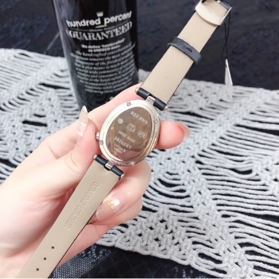 2019新款Breguet-宝玑那不勒斯皇后系列! 史上最强最美 绝对值得拥有的一款 拱桥弧形、表盘用天然白色珍珠母贝 阿拉伯数字时符 经典的蓝钢宝玑指针,完美复刻 那不勒斯皇后款 绝对的女神气质名媛款 最重要的是百搭得来不失少女心 必入款❗带上一秒变女神,各种派对,晚会,聚会,约会,发布会,让你BlingBling 2019新款Breguet-宝玑那不勒斯皇后系列! 史上最强最美 绝对值得拥有的一款 拱桥弧形、表盘用天然白色珍珠母贝 阿拉伯数字时符 经典的蓝钢宝玑指针,完美复刻 那不勒斯皇后款 绝对的女神气质名媛款 最重要的是百搭得来不失少女心 必入款❗带上一秒变女神,各种派对,晚会,聚会,约会,发布会,让你BlingBling