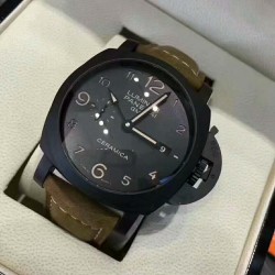 沛纳海 Pam 441，44mm表径，全陶瓷表壳，搭载VS第二代机芯 VS为力求完美，凭着踏实做工和稳定品质，不负期待推出441的升级版，修正以下地方： 1、调时功能：时针可快调，日历通过时针快调进行调整，GMT12小时走一圈，功能全部修正与正品一致。 2、底盖玻璃：升级与面玻璃一致9级硬度蓝宝石玻璃。 3、机芯外观：修正螺丝孔位，更接近正品，相似度达到95%几乎无破绽。4、升级版机芯更薄了，厚度与正品一致。