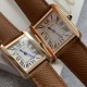 实拍【精品升级版】卡地亚超薄坦克Cartier Tank Solo系列,一款百搭性价比又高的手表 进口瑞士石英机芯,圆珠形表冠,镶嵌一颗凸圆形合成尖晶石,镀银珠光表盘,罗马数字时标,剑形蓝钢指针,蓝宝石水晶镜面,搭配进口牛皮表带,多颜色可搭配。直径:小号2431mm,中号2734mm。佩戴舒适柔软服帖,上手显得高贵又典雅,很气质很女人独家货源。 实拍【精品升级版】卡地亚超薄坦克Cartier Tank Solo系列,一款百搭性价比又高的手表 进口瑞士石英机芯,圆珠形表冠,镶嵌一颗凸圆形合成尖晶石,镀银珠光表盘,罗马数字时标,剑形蓝钢指针,蓝宝石水晶镜面,搭配进口牛皮表带,多颜色可搭配。直径:小号2431mm,中号2734mm。佩戴舒适柔软服帖,上手显得高贵又典雅,很气质很女人独家货源。
