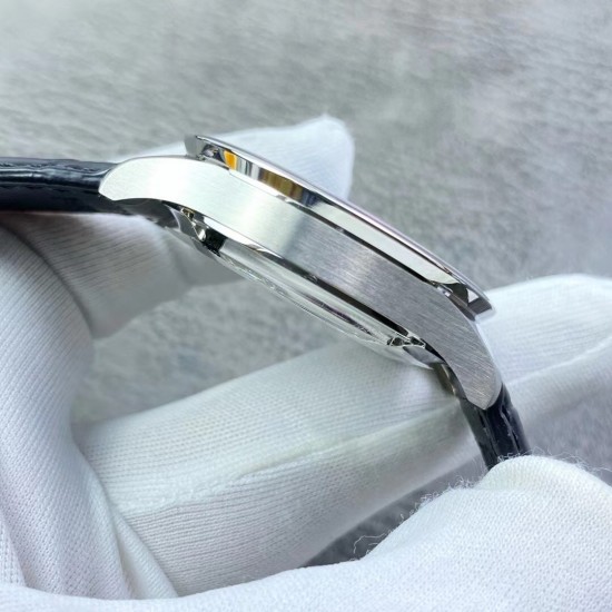 IWC 万国 葡萄牙系列3714蓝盘IW371445自动机械计时跑秒腕表!精钢拉丝表壳,厚度与正品一样12.3mm 直径40.9mm ,穹型高通透蓝宝石镜面镀蓝膜。搭载7750订制自动机械计时码机芯,原装折叠扣。顶级出品-出货实拍 IWC 万国 葡萄牙系列3714蓝盘IW371445自动机械计时跑秒腕表!精钢拉丝表壳,厚度与正品一样12.3mm 直径40.9mm ,穹型高通透蓝宝石镜面镀蓝膜。搭载7750订制自动机械计时码机芯,原装折叠扣。顶级出品-出货实拍