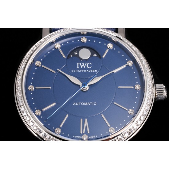 TW新品 颜值巅峰IWC旗下最耀眼的明星,万国长动能月相专家。全新的柏涛菲诺系列IW659601透底腕表。独家巨资订制万国Cal.32800真月相功能机芯【表壳】316L精钢表壳,打磨抛光非常圆润。尺寸37.1跟官网一致。双面防反光拱形蓝宝石镀膜镜面 【表带】意大利小牛皮 【机芯】自主研制自动上链机械机芯,机芯稳定,走时准。IWC旗下最耀眼的透底腕表。适合各种商务场合,简敛精致不失优雅!欢迎各路表友品鉴! TW新品 颜值巅峰IWC旗下最耀眼的明星,万国长动能月相专家。全新的柏涛菲诺系列IW659601透底腕表。独家巨资订制万国Cal.32800真月相功能机芯【表壳】316L精钢表壳,打磨抛光非常圆润。尺寸37.1跟官网一致。双面防反光拱形蓝宝石镀膜镜面 【表带】意大利小牛皮 【机芯】自主研制自动上链机械机芯,机芯稳定,走时准。IWC旗下最耀眼的透底腕表。适合各种商务场合,简敛精致不失优雅!欢迎各路表友品鉴!