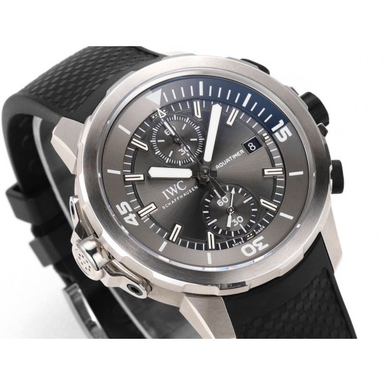 N1Factory 新品 IWC 万国 大鲨鱼特别版新力作 ❗️海洋计时系列 OT1 五针 市场最高版本 万 国IWC“鲨鱼”特别版鲨鱼基因非凡的适应能力,超越他人的捕猎技能,让鲨鱼,成为深海里的王者。而保护海洋,是它坚毅的使命。海洋是如此的神秘、壮美,正是各种基因之间的合作与竞争,让生命的奇迹不断上演。向自然拜师,适者生存鑫。 N1Factory 新品 IWC 万国 大鲨鱼特别版新力作 ❗️海洋计时系列 OT1 五针 市场最高版本 万 国IWC“鲨鱼”特别版鲨鱼基因非凡的适应能力,超越他人的捕猎技能,让鲨鱼,成为深海里的王者。而保护海洋,是它坚毅的使命。海洋是如此的神秘、壮美,正是各种基因之间的合作与竞争,让生命的奇迹不断上演。向自然拜师,适者生存鑫。