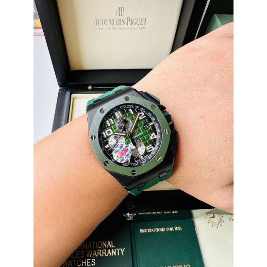 AP 爱彼 超级陶瓷甄品——皇家橡树离岸型26400系列腕表,采用全新的陶瓷材质锻造,质地轻 抗耐磨 不过敏 永不褪色。整表CNC级打磨 菱形表壳丝毫不割手,圈口拉丝呈自然一气呵成,每颗六角螺丝与表框皆处在同一平面,日历盘的TPE扩大效果与原版无异,纯手工填充的超强夜光不管颜色亦亮度均无限接近原版,符合人体工程学的微微可活动表带头粒佩戴更加舒适,搭载全新的定制版Cal.3126机芯 完美复刻了所有计时功能,夹板的红宝石更真 稳定性更强。整表分量与质感皆诚意满满! AP 爱彼 超级陶瓷甄品——皇家橡树离岸型26400系列腕表,采用全新的陶瓷材质锻造,质地轻 抗耐磨 不过敏 永不褪色。整表CNC级打磨 菱形表壳丝毫不割手,圈口拉丝呈自然一气呵成,每颗六角螺丝与表框皆处在同一平面,日历盘的TPE扩大效果与原版无异,纯手工填充的超强夜光不管颜色亦亮度均无限接近原版,符合人体工程学的微微可活动表带头粒佩戴更加舒适,搭载全新的定制版Cal.3126机芯 完美复刻了所有计时功能,夹板的红宝石更真 稳定性更强。整表分量与质感皆诚意满满!