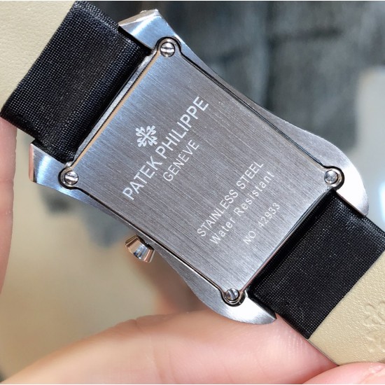实拍 PATEK PHILIPPE百达翡丽系列 女士腕表(白金表壳搭配沙丁布带,表圈镶嵌天然锆石,蓝宝石玻璃,搭载瑞士石英机芯,尺寸30*34*7毫米) 实拍 PATEK PHILIPPE百达翡丽系列 女士腕表(白金表壳搭配沙丁布带,表圈镶嵌天然锆石,蓝宝石玻璃,搭载瑞士石英机芯,尺寸30*34*7毫米)