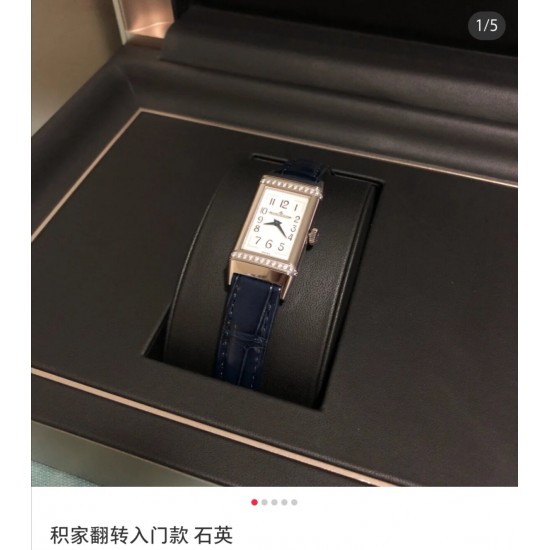 积家-Jaeger Revers one一号翻转腕表 !翻转真的是好看到爆炸积家翻转系列3288420 !低调有历史底蕴!尺寸40.1*20独具一格,进口朗达机芯稳定持久,烧钢蓝指针芳泽无加,午夜蓝色的小牛皮如精灵般俏皮可爱 ,加上原装表扣独特100%的还原度。优雅的气质,精致的翻转结构,精美的做工,腕间璀璨美钻照亮倾心时刻,会让佩戴者赏心悦目,爱不释手。2020大旱望云,愿所有的美好都能如期而至。认准实拍细节!小红书爆款推荐! 积家-Jaeger Revers one一号翻转腕表 !翻转真的是好看到爆炸积家翻转系列3288420 !低调有历史底蕴!尺寸40.1*20独具一格,进口朗达机芯稳定持久,烧钢蓝指针芳泽无加,午夜蓝色的小牛皮如精灵般俏皮可爱 ,加上原装表扣独特100%的还原度。优雅的气质,精致的翻转结构,精美的做工,腕间璀璨美钻照亮倾心时刻,会让佩戴者赏心悦目,爱不释手。2020大旱望云,愿所有的美好都能如期而至。认准实拍细节!小红书爆款推荐!