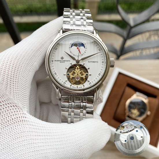 江诗丹顿 Vacheron Constantin 精品男士腕表,大飞轮搭载月相设计,尊贵大气,绅士风范,卓越品质,热卖全城。采用全自动机械机芯,顶级316精钢表壳表带,矿物质超强镜面,尺寸43*13 江诗丹顿 Vacheron Constantin 精品男士腕表,大飞轮搭载月相设计,尊贵大气,绅士风范,卓越品质,热卖全城。采用全自动机械机芯,顶级316精钢表壳表带,矿物质超强镜面,尺寸43*13