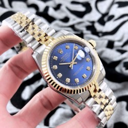 实物拍摄品牌：劳力士-ROLEX 日志型V3升级版  超强防水类型：[酷]男士腕表表壳：316精钢（做工优质）表带：顶级316精钢(两种可选)机芯：进口8215全自动机械机芯（走时稳定）玻璃：高级蓝宝石镜面(防划花)尺寸：直径38mm，厚度12mm