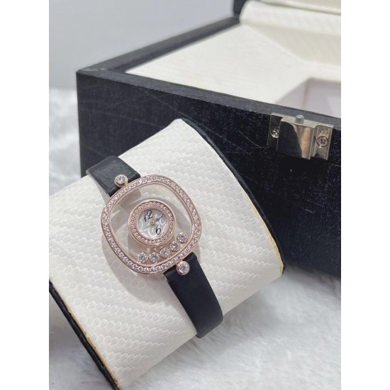 品牌：Chopard-萧邦最新款方形Happy Diamonds❤️瑞士原厂石英机芯 五颗快乐钻石在表盘自由流动  电镀18k金好货不等人哦～[机智]