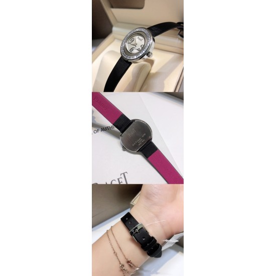 新T形方钻❗️」伯爵-PIAGT,POSESSION时来运转系列,女士皮带腕表,镶饰方钻石,旋转圈口。这款高级女士腕表以Posession系列的标志性旋转圆环为灵感,搭配璀璨钻石彰显标志性风格,进口瑞士机芯,蓝宝石水晶玻璃,采用原装针式表扣佩戴方便!尺寸:29mm「MX实拍」 新T形方钻❗️」伯爵-PIAGT,POSESSION时来运转系列,女士皮带腕表,镶饰方钻石,旋转圈口。这款高级女士腕表以Posession系列的标志性旋转圆环为灵感,搭配璀璨钻石彰显标志性风格,进口瑞士机芯,蓝宝石水晶玻璃,采用原装针式表扣佩戴方便!尺寸:29mm「MX实拍」