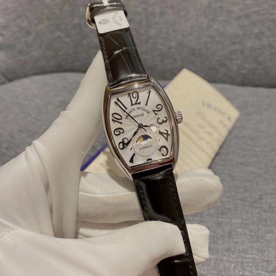 法兰克穆勒-FRANCK MULLER(FM)LADIESCOLLECTION系列,瑞士石英机芯,日月星辰 进口意大利牛皮制作仿真鳄鱼皮,光泽度饱满,尺寸32x43mm 厚度8mm 法兰克穆勒-FRANCK MULLER(FM)LADIESCOLLECTION系列,瑞士石英机芯,日月星辰 进口意大利牛皮制作仿真鳄鱼皮,光泽度饱满,尺寸32x43mm 厚度8mm