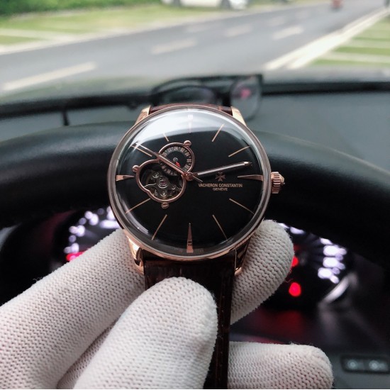 SJ出品 江诗丹顿Vacheron Con stantin Z9 传承系列精品男士腕表 全自动机械机芯 经典两针半搭载独特镂空 9字位镂空飞轮 进口小牛皮表带 316L精钢表壳 原装针扣 矿物质强化锅盖玻璃镜面 直径41mm 厚12mm 三杰精致推荐男士机械腕表 SJ为你精心挑选超真实实物图 SJ出品 江诗丹顿Vacheron Con stantin Z9 传承系列精品男士腕表 全自动机械机芯 经典两针半搭载独特镂空 9字位镂空飞轮 进口小牛皮表带 316L精钢表壳 原装针扣 矿物质强化锅盖玻璃镜面 直径41mm 厚12mm 三杰精致推荐男士机械腕表 SJ为你精心挑选超真实实物图