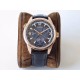 男人魅力新款 Jaeger-LeCoultre 积家 北宸系列 Geographic WT 地理学家世界时腕表采用蓝黑渐变色与全黑色表盘 腕表的凸缘显示全球24个时区 佩戴者可透过10时位置的表冠设定 尺寸42mm表壳 316L钢壳 搭配拱蓝宝石“锅盖”镜面 复刻版:936A/1自动上链 技术无与伦比 城市名部分以乳白色为基底 2时位置的日历显示 6时位置的第二时区显示和10时位置的动力储存显示副表盘饰以太阳放射状饰纹 原装折叠扣! 男人魅力新款 Jaeger-LeCoultre 积家 北宸系列 Geographic WT 地理学家世界时腕表采用蓝黑渐变色与全黑色表盘 腕表的凸缘显示全球24个时区 佩戴者可透过10时位置的表冠设定 尺寸42mm表壳 316L钢壳 搭配拱蓝宝石“锅盖”镜面 复刻版:936A/1自动上链 技术无与伦比 城市名部分以乳白色为基底 2时位置的日历显示 6时位置的第二时区显示和10时位置的动力储存显示副表盘饰以太阳放射状饰纹 原装折叠扣!