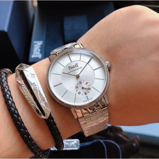 伯爵 Piaget Z2 精品男士腕表,经典两针半设计,圈口镶钻 尊贵大气,绅士风范,卓越品质,热卖全城。采用进口全自动2824 机械机芯(零返修),顶级316精钢表壳 伯爵经典表带, 蓝宝石抗魔镜面,尺寸42*12 三杰为你精致推荐男士精品机械腕表 精致传承真实效果 SJ品质的保证 伯爵 Piaget Z2 精品男士腕表,经典两针半设计,圈口镶钻 尊贵大气,绅士风范,卓越品质,热卖全城。采用进口全自动2824 机械机芯(零返修),顶级316精钢表壳 伯爵经典表带, 蓝宝石抗魔镜面,尺寸42*12 三杰为你精致推荐男士精品机械腕表 精致传承真实效果 SJ品质的保证