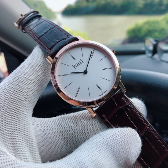 伯爵 PIAGET B0 超薄,直径40厚度8MM,采用改装高品质手翻机芯Cal.1400:原装一致夹板刻字,机芯稳定!蓝宝石水晶镜面,原装比例细节!特别注重手表的大小,弧度,抛光,刻字! 外壳均采用真空电镀,特别是白金款式光亮不掉色,纯正316进口钢材使整表更有坠感,欢迎比对!双面进口意大利小牛皮和原装扣! 三十米防水!三杰精致推荐男士超薄机械腕表 SJ为你精心打造超真实实物图拍摄 伯爵 PIAGET B0 超薄,直径40厚度8MM,采用改装高品质手翻机芯Cal.1400:原装一致夹板刻字,机芯稳定!蓝宝石水晶镜面,原装比例细节!特别注重手表的大小,弧度,抛光,刻字! 外壳均采用真空电镀,特别是白金款式光亮不掉色,纯正316进口钢材使整表更有坠感,欢迎比对!双面进口意大利小牛皮和原装扣! 三十米防水!三杰精致推荐男士超薄机械腕表 SJ为你精心打造超真实实物图拍摄