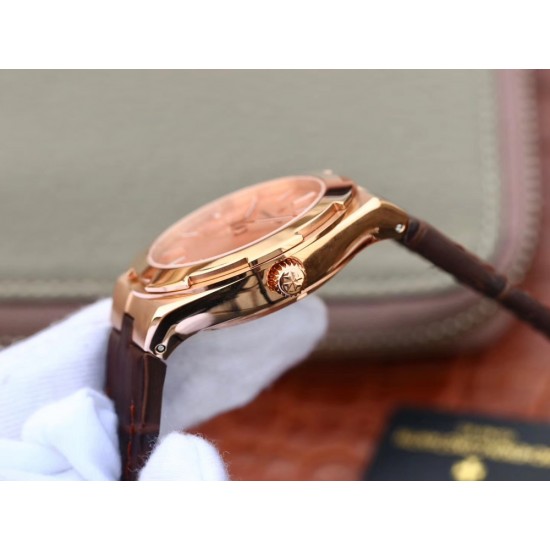 Vacheron Constantin江诗丹顿纵横四海系列OVERSEAS女款小号型2300v/2305v【表壳】表径3610.8mm 同步原装 质感细腻大方 蓝宝石镜面【字面】表盘经旭日纹缎面拉丝工艺处理 深邃优雅 18k金时标均带白色夜光涂层【机芯】CITIZEN8系列改Cal.5300机芯(机芯稳定零返修 )后原装18k纳米镀金质摆陀【表带扣】半马其他十字三片折叠式表扣 进口牛皮表带越欣赏 越懂欣赏 Vacheron Constantin江诗丹顿纵横四海系列OVERSEAS女款小号型2300v/2305v【表壳】表径3610.8mm 同步原装 质感细腻大方 蓝宝石镜面【字面】表盘经旭日纹缎面拉丝工艺处理 深邃优雅 18k金时标均带白色夜光涂层【机芯】CITIZEN8系列改Cal.5300机芯(机芯稳定零返修 )后原装18k纳米镀金质摆陀【表带扣】半马其他十字三片折叠式表扣 进口牛皮表带越欣赏 越懂欣赏