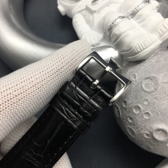 VSF Factory狠货推荐 原版复刻 ⌚️江诗丹顿传袭系列 新款奢华满天星 型号82760/000G-9952男士腕表!1.表壳用316L精钢加电白金工艺,特别闪烁靓丽,施华路世奇水晶钻手工镶钻工艺!2.搭配双卜永不刮花蓝宝石玻璃镜面!3.标配纯手工意大利鳄鱼皮表带!4.搭配日本进口9⃣️0⃣️1⃣️5⃣️机芯机械(零返修)每小时振频次数28800,动力储存4⃣️0⃣️小时!VSF诚意之作 匠心独运,完美演绎,值得你拥有! VSF Factory狠货推荐 原版复刻 ⌚️江诗丹顿传袭系列 新款奢华满天星 型号82760/000G-9952男士腕表!1.表壳用316L精钢加电白金工艺,特别闪烁靓丽,施华路世奇水晶钻手工镶钻工艺!2.搭配双卜永不刮花蓝宝石玻璃镜面!3.标配纯手工意大利鳄鱼皮表带!4.搭配日本进口9⃣️0⃣️1⃣️5⃣️机芯机械(零返修)每小时振频次数28800,动力储存4⃣️0⃣️小时!VSF诚意之作 匠心独运,完美演绎,值得你拥有!