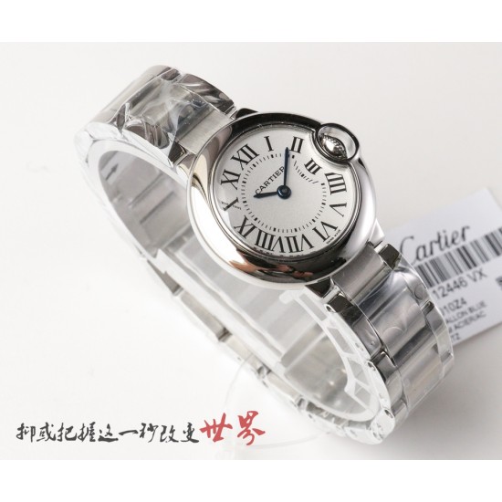 卡地亚复刻大突破!!!EG厂(香港英皇)出品的卡地亚蓝气球28mm(最高品质)细节如下:一:与原版一样1600摄氏度淬火而成的钢蓝指针。二:鼓型把头宝石饱满而不臃肿。三:原厂瑞士机芯真夹板,和原版一致的机芯LOGO(假夹板会导致机芯卡死或松动)。四:和专柜一致三证一号的配置(吊牌,底盖标,外袋标签和底盖号码对应,外加EG防伪标)五:二维码和条形码均可扫描原版价格和型号(微信扫二维码,支付宝扫条码) 卡地亚复刻大突破!!!EG厂(香港英皇)出品的卡地亚蓝气球28mm(最高品质)细节如下:一:与原版一样1600摄氏度淬火而成的钢蓝指针。二:鼓型把头宝石饱满而不臃肿。三:原厂瑞士机芯真夹板,和原版一致的机芯LOGO(假夹板会导致机芯卡死或松动)。四:和专柜一致三证一号的配置(吊牌,底盖标,外袋标签和底盖号码对应,外加EG防伪标)五:二维码和条形码均可扫描原版价格和型号(微信扫二维码,支付宝扫条码)