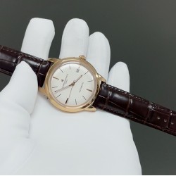 【TW 最新出品爆款推荐 】江诗丹顿Vacheron constantin 经典之美品鉴江诗.丹顿传袭系列腕表！TW制表师团队历时8个月精心设计，敢为人先，力求完美。 款式采用原装9015机芯，每小时振频28800次，零返修质量✅。TW厂独家研发壳套，独家的锅盖玻璃材质！直径40mm，超强3D立体感，超薄工艺。款式表盘上采用经典独家内影作为刻度，更显示出这款腕表的华贵气质。款式搭配意大利牛皮让手腕更贴合舒适 ⌚️江诗丹顿，你终将拥有的腕表