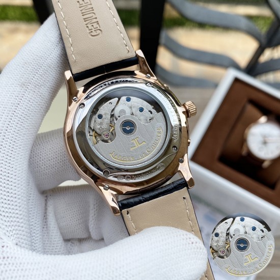积家Jaeger Lecoultre 精品男士腕表,多功能设计,技艺精湛,独具匠心,尊贵大气,绅士风范。采用全自动机械机芯,顶级316精钢表壳,进口小牛皮表带,矿物质超强镜面,尺寸43-13 积家Jaeger Lecoultre 精品男士腕表,多功能设计,技艺精湛,独具匠心,尊贵大气,绅士风范。采用全自动机械机芯,顶级316精钢表壳,进口小牛皮表带,矿物质超强镜面,尺寸43-13