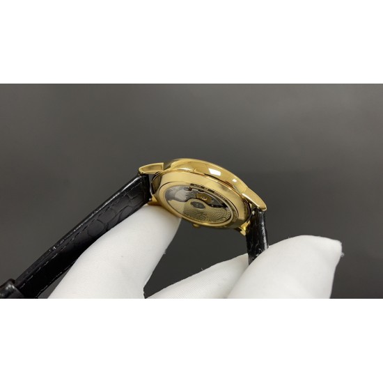 新品推荐 江诗丹顿最新巨作 《vacheron Constantin》超薄系列高级腕表⌚️,火爆上市搭载原装进口9015,每小时振频28800次,零返修。装配特色锅盖玻璃,3D超强立体感,给你不一样的感觉!316L精钢表壳,采用意大利进口小牛皮,原装针扣。深度防水50米,直径40mm。尽显非凡气质,高贵雅致及精美细腻的工艺,耀眼✨✨光辉,永恒尊贵,绝对是男神们的标配! 新品推荐 江诗丹顿最新巨作 《vacheron Constantin》超薄系列高级腕表⌚️,火爆上市搭载原装进口9015,每小时振频28800次,零返修。装配特色锅盖玻璃,3D超强立体感,给你不一样的感觉!316L精钢表壳,采用意大利进口小牛皮,原装针扣。深度防水50米,直径40mm。尽显非凡气质,高贵雅致及精美细腻的工艺,耀眼✨✨光辉,永恒尊贵,绝对是男神们的标配!