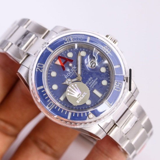 顶级做工KS出品:劳力士 蓝色水鬼 不断提高复刻效果,ROLEX劳力士 SUB水鬼 !精钢不断改进的钻研精神,特别是五大神器的业界认可,目前销量一直成上升趋势!【尺寸】直径40mm【表镜】抗刮损蓝水晶玻璃,防反光凸透式放大日历窗【表壳】上链表冠,旋入式三扣锁三重防水系统【机芯】稳定复刻2836、36改3135自动机械机芯、【表带】蚝式三节表链【表扣】40x13mm,2836自动机械机芯,蓝宝石镜面,超强夜光,折叠扣,防水大于100米 顶级做工KS出品:劳力士 蓝色水鬼 不断提高复刻效果,ROLEX劳力士 SUB水鬼 !精钢不断改进的钻研精神,特别是五大神器的业界认可,目前销量一直成上升趋势!【尺寸】直径40mm【表镜】抗刮损蓝水晶玻璃,防反光凸透式放大日历窗【表壳】上链表冠,旋入式三扣锁三重防水系统【机芯】稳定复刻2836、36改3135自动机械机芯、【表带】蚝式三节表链【表扣】40x13mm,2836自动机械机芯,蓝宝石镜面,超强夜光,折叠扣,防水大于100米