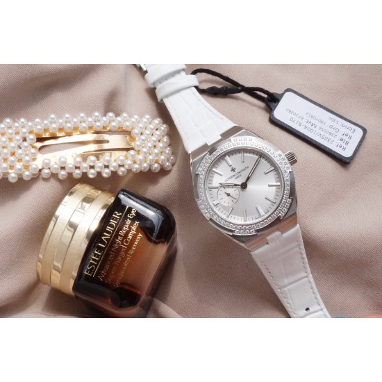 Vacheron Constantin江诗丹顿纵横四海系列OVERSEAS女款小号型2300v/2305v【表壳】表径3610.8mm 同步原装 质感细腻大方 蓝宝石镜面【字面】表盘经旭日纹缎面拉丝工艺处理 深邃优雅 18k金时标均带白色夜光涂层【机芯】CITIZEN8系列改Cal.5300机芯(机芯稳定零返修 )后原装18k纳米镀金质摆陀【表带扣】半马其他十字三片折叠式表扣 进口牛皮表带越欣赏 越懂欣赏 Vacheron Constantin江诗丹顿纵横四海系列OVERSEAS女款小号型2300v/2305v【表壳】表径3610.8mm 同步原装 质感细腻大方 蓝宝石镜面【字面】表盘经旭日纹缎面拉丝工艺处理 深邃优雅 18k金时标均带白色夜光涂层【机芯】CITIZEN8系列改Cal.5300机芯(机芯稳定零返修 )后原装18k纳米镀金质摆陀【表带扣】半马其他十字三片折叠式表扣 进口牛皮表带越欣赏 越懂欣赏