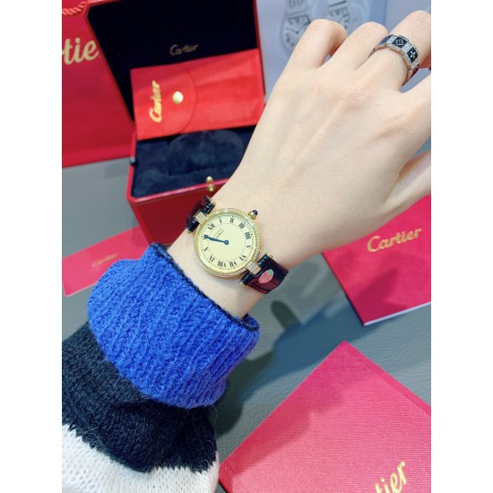 经典永不过时的Cartier卡地亚圆盘中古腕表YYDS❤️一只很复古情结的卡地亚mustbe它来了。30mm表盘大小刚刚好,优雅大方且不失气质的韵味,蓝宝石把头在阳光下依旧纯洁透亮闪耀✨设计大气且耐看,卡地亚罗马文字表盘复古时尚,设计大气且耐看,蓝宝石水晶镜面,表盘两头以简洁的T形金属衔接表带,采用意大利牛皮表带,压鳄鱼纹花色,双面皮透气好,中古美表不仅满满的vintage韵味,酷辣御姐或温柔甜姐都可驾驭的加分款 经典永不过时的Cartier卡地亚圆盘中古腕表YYDS❤️一只很复古情结的卡地亚mustbe它来了。30mm表盘大小刚刚好,优雅大方且不失气质的韵味,蓝宝石把头在阳光下依旧纯洁透亮闪耀✨设计大气且耐看,卡地亚罗马文字表盘复古时尚,设计大气且耐看,蓝宝石水晶镜面,表盘两头以简洁的T形金属衔接表带,采用意大利牛皮表带,压鳄鱼纹花色,双面皮透气好,中古美表不仅满满的vintage韵味,酷辣御姐或温柔甜姐都可驾驭的加分款