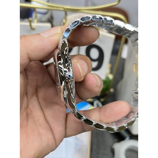 浪琴-LONGINES 名匠月相✨系列 尽显圆润,典雅的精髓奥妙 全自动机械机芯 打磨光滑,散件打磨的精钢表带,采用与原装一致的蝴蝶表扣 直径40mm! 浪琴-LONGINES 名匠月相✨系列 尽显圆润,典雅的精髓奥妙 全自动机械机芯 打磨光滑,散件打磨的精钢表带,采用与原装一致的蝴蝶表扣 直径40mm!