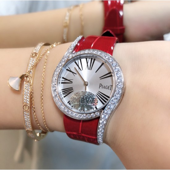 实拍 中国红 伯爵 全新Piaget Lime light系列腕表,以其独特的造型,引领着时尚界的风潮,更是邀请到国际巨星巩俐倾情代言,必将成为伯爵品牌全新的识别69式印,瑞士石英32mm 白金电镀 认准独家实拍细节品质! 实拍 中国红 伯爵 全新Piaget Lime light系列腕表,以其独特的造型,引领着时尚界的风潮,更是邀请到国际巨星巩俐倾情代言,必将成为伯爵品牌全新的识别69式印,瑞士石英32mm 白金电镀 认准独家实拍细节品质!