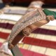 法兰克穆勒 Franck Muller 长岛系列腕表、深受时尚白领及众多明星追捧的顶级品牌,以经典的长方形线条设计呈现、精湛的制表工艺,默默绽放着美丽的光泽。表圈华丽钻石镶嵌,如同精美的王冠,让整款腕表浸润在梦幻清澈的光芒之中。表盘上独特的数字刻度打破常规,流淌着别致的韵律,令人印象深刻。尺寸26mm*45mm*8mm。 法兰克穆勒 Franck Muller 长岛系列腕表、深受时尚白领及众多明星追捧的顶级品牌,以经典的长方形线条设计呈现、精湛的制表工艺,默默绽放着美丽的光泽。表圈华丽钻石镶嵌,如同精美的王冠,让整款腕表浸润在梦幻清澈的光芒之中。表盘上独特的数字刻度打破常规,流淌着别致的韵律,令人印象深刻。尺寸26mm*45mm*8mm。