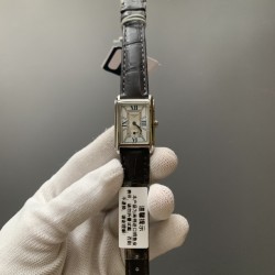 鳄鱼皮雾霾灰新品浪琴表黛绰维纳系列石英女士腕表，意式生活邂后现代优雅，精致优雅知性，高端配置，搭配进口石英机芯，拱形双卜蓝宝石玻璃镜面，精钢表壳，表盘尺寸:20.8✖️32mm