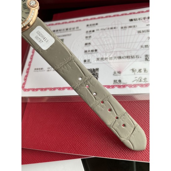 真钻真钻!独家渠道,卡地亚新款白气球系列,44颗小钻为vs南非真钻 18k真金电镀 蓝宝石水晶玻璃镜面 黑色鳄鱼皮表带更衬玫瑰金的光泽。比容易撞款的篮气球耐看多了。表盘尺寸30。不大不小的尺寸。剑形镀金指针 4点钟位置镶嵌施华洛世奇明亮式切割圆钻 有一说一 不来虚的 支持专柜对比,送礼首选,非人为损坏免费保修。 真钻真钻!独家渠道,卡地亚新款白气球系列,44颗小钻为vs南非真钻 18k真金电镀 蓝宝石水晶玻璃镜面 黑色鳄鱼皮表带更衬玫瑰金的光泽。比容易撞款的篮气球耐看多了。表盘尺寸30。不大不小的尺寸。剑形镀金指针 4点钟位置镶嵌施华洛世奇明亮式切割圆钻 有一说一 不来虚的 支持专柜对比,送礼首选,非人为损坏免费保修。