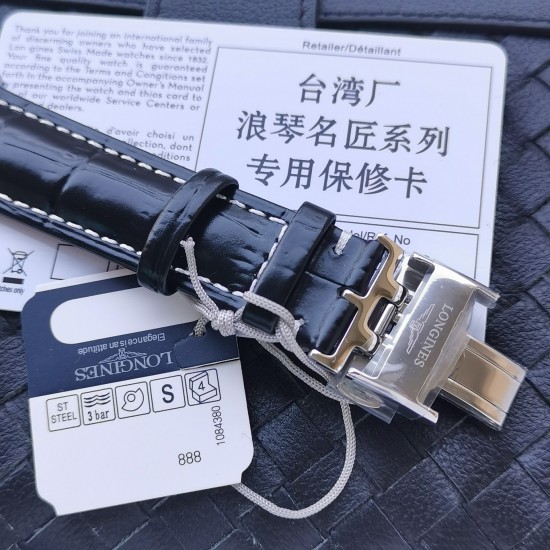 台湾厂【匠心臻品】随着努力不懈地寻求技术上的突破以及不断的创新令LONGINES表在设计方面稳坐领导地位。浪琴 名匠六字位日历系列 原版开模 所有配件与正品100%可互换通用 316精钢表壳、前、后双卜蓝宝石玻璃、淬火烧钢蓝指针、机芯采用最新的2892改L619/888全自动超薄机芯 搭配最新款镂空自动陀 直径38.5mm厚度9.0mm 一表一号,一卡一号、绝不重复。整表完美无暇市场最高版本! 台湾厂【匠心臻品】随着努力不懈地寻求技术上的突破以及不断的创新令LONGINES表在设计方面稳坐领导地位。浪琴 名匠六字位日历系列 原版开模 所有配件与正品100%可互换通用 316精钢表壳、前、后双卜蓝宝石玻璃、淬火烧钢蓝指针、机芯采用最新的2892改L619/888全自动超薄机芯 搭配最新款镂空自动陀 直径38.5mm厚度9.0mm 一表一号,一卡一号、绝不重复。整表完美无暇市场最高版本!