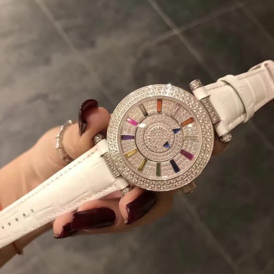 FRANCK MULLER【法兰克•穆勒】神秘时间 玩转表界 2020年新款女式腕表,官网同步更新,奢华的经典著作当属FM出品,纯钢外壳,镶嵌施华洛世奇水晶,高端的奢华与尊贵,经典满钻字面,突破设计风格和寓意深刻,改变需要新形象,你值得拥有。进口2836全自动机械,蓝宝石镜面,亮色真牛皮表带。尺寸大号42mm 小号38mm FRANCK MULLER【法兰克•穆勒】神秘时间 玩转表界 2020年新款女式腕表,官网同步更新,奢华的经典著作当属FM出品,纯钢外壳,镶嵌施华洛世奇水晶,高端的奢华与尊贵,经典满钻字面,突破设计风格和寓意深刻,改变需要新形象,你值得拥有。进口2836全自动机械,蓝宝石镜面,亮色真牛皮表带。尺寸大号42mm 小号38mm