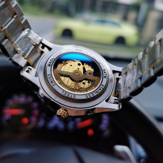 劳力士 ROLEX R2 简约而典雅的316L精钢壳套 镶入钨钢材质 台湾工厂最高工艺塑造 搭载最新原装进口机械机芯(零返修)蓝宝石防刮镜面,原装蝴蝶按扣,塑造顶级完美腕表。绅士所拥有的标准尺寸40mm*11mm。高贵雅致及精美细腻的工艺!对完美的不懈追求 三杰精致推荐男士机械腕表 SJ为你精心制作超真实写照 劳力士 ROLEX R2 简约而典雅的316L精钢壳套 镶入钨钢材质 台湾工厂最高工艺塑造 搭载最新原装进口机械机芯(零返修)蓝宝石防刮镜面,原装蝴蝶按扣,塑造顶级完美腕表。绅士所拥有的标准尺寸40mm*11mm。高贵雅致及精美细腻的工艺!对完美的不懈追求 三杰精致推荐男士机械腕表 SJ为你精心制作超真实写照