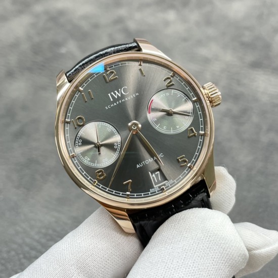颜值第一！ZF出品。玫瑰金版，表壳上下侧有打瑞士狗头金！IWC 葡7 V5版 最新机芯、万国IWC－葡萄牙系列 七日链 葡七 自动机械机芯 独立小秒针 真动能指示 蓝宝石玻璃 牛皮表带42mm[色][色]出货实拍