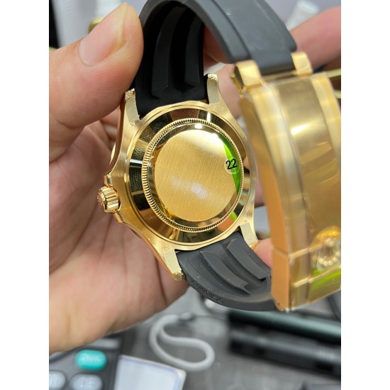 黄金游艇!ROLEX 劳力士 YACHT MASTER 游艇名仕型 116655 运动男表 精钢镀厚玫瑰金表壳 陶瓷表圈 可双向转动 旋入式表冠 蓝宝石镜面有日历放大镜6点位镭射皇冠防伪 橡胶表带 表带侧面有OYSTERFLEX字样雕刻 表带背面有导汗槽 Glidelock折叠保险表扣! 黄金游艇!ROLEX 劳力士 YACHT MASTER 游艇名仕型 116655 运动男表 精钢镀厚玫瑰金表壳 陶瓷表圈 可双向转动 旋入式表冠 蓝宝石镜面有日历放大镜6点位镭射皇冠防伪 橡胶表带 表带侧面有OYSTERFLEX字样雕刻 表带背面有导汗槽 Glidelock折叠保险表扣!