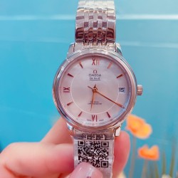 专柜同步发售欧米茄（OMEGA)  【精湛品质-女神专属】-女士精品腕表 碟飞典雅系列 原版复刻1:1，表款堪称是系列中最迷人的表款之一，尽显优雅气质与低调奢华，顶端表壳以316精钢打造，搭载日本进口西铁城机械 零返修  来自进口316钢表带 历经多道工序，防汗水，耐腐蚀 表盘-蓝宝石高清镜面 壳身整体超强立体感 精雕细琢，卓绝技艺 品质保证 尺寸：32mm厚11mm 时尚百搭，精致华贵呈现自然魅力