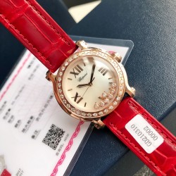 YF 萧邦HAPPY DIAMONDS快乐钻系列，HAPPY DIAMONDS腕表采用天然珍珠贝表盘，表相比大部分款式钻表尺寸都要大不少，钻石都是越大越值钱，配有GTC权威检测认证，联网可查，此款手表散发优雅气质和永恒之城的迷人，此系列腕表成为了上层社会优雅女士的身份标识之一。这款腕表以36毫米精钢表壳，，搭载正品一致的ETA-955.112专供原装机芯，美洲鳄鱼皮表带，令佩戴更加的舒适，凸面蓝宝石玻璃。