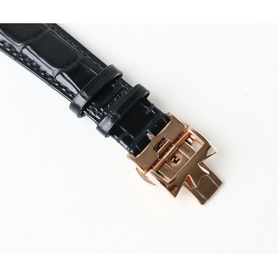 LS精品 新款江诗丹顿上市,外壳采用316L精钢打磨而成,耐磨防刮,字面刻度采用真正的圆珠丁,都是人工镶嵌而成,并非普通的刻度,立体感更强。皮带是舒适柔软的牛皮制作而成。玻璃是蓝宝石玻璃,防刮,通透性也是杠杠的。机芯采用的是进口5000机芯,摆幅28800,并且加入珍珠陀,更加漂亮简约。 LS精品 新款江诗丹顿上市,外壳采用316L精钢打磨而成,耐磨防刮,字面刻度采用真正的圆珠丁,都是人工镶嵌而成,并非普通的刻度,立体感更强。皮带是舒适柔软的牛皮制作而成。玻璃是蓝宝石玻璃,防刮,通透性也是杠杠的。机芯采用的是进口5000机芯,摆幅28800,并且加入珍珠陀,更加漂亮简约。