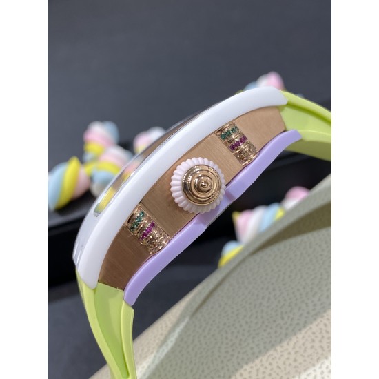 实拍 理查德米勒 RichardMille 糖果棉花糖 最新爆款 bon bon系列最稀有的作品!克服传统工艺打破模式!钟表最受尊敬的技术之一。不是所有人的嫁妆,棉花糖运动曲线和颜色,它们是诱人的。有了理查德米勒,实现了把棉花糖戴在你的手腕上!白色陶瓷加上黄粉绿搪瓷表盘,RM-07柔和的颜色创造了一个组合...甜蜜!糖果店的一次旅行,一个让人难以置信的艺术品。你会戴上它吗? 实拍 理查德米勒 RichardMille 糖果棉花糖 最新爆款 bon bon系列最稀有的作品!克服传统工艺打破模式!钟表最受尊敬的技术之一。不是所有人的嫁妆,棉花糖运动曲线和颜色,它们是诱人的。有了理查德米勒,实现了把棉花糖戴在你的手腕上!白色陶瓷加上黄粉绿搪瓷表盘,RM-07柔和的颜色创造了一个组合...甜蜜!糖果店的一次旅行,一个让人难以置信的艺术品。你会戴上它吗?