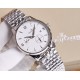 积家 Jaeger-leCoultre Master Ultra Thin 24 times 积家超薄日夜大师系列42mm腕表,日夜显示及3位日历显示令表盘尽显活力,5位跳动的小秒针宛如一幕和谐美妙的腕上芭蕾。透过玻璃底盖,机芯运行一目了然。 积家 Jaeger-leCoultre Master Ultra Thin 24 times 积家超薄日夜大师系列42mm腕表,日夜显示及3位日历显示令表盘尽显活力,5位跳动的小秒针宛如一幕和谐美妙的腕上芭蕾。透过玻璃底盖,机芯运行一目了然。