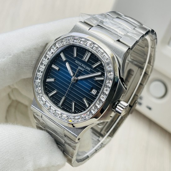 【PFF Factory2022新势力 新力作】V4最高升级版本 最高复刻 百达.翡丽PATEK PHILIPPE 优雅运动系列5711/1A鹦鹉螺!PFF震撼出品!钢表之王!1⃣️【机芯】全网最佳解毒方案,搭配百达.翡丽9015机改Cal.324自动上链一体机芯!精准稳定!2⃣️【表带】定制级人体工程学表带,钢带中珠是钻石型的,与正品相结合。3⃣️【直径】表壳尺寸40毫米,厚度仅9.8毫米,也与原装最接近。【PFF Factory】匠心之作 欢迎您的品鉴! 【PFF Factory2022新势力 新力作】V4最高升级版本 最高复刻 百达.翡丽PATEK PHILIPPE 优雅运动系列5711/1A鹦鹉螺!PFF震撼出品!钢表之王!1⃣️【机芯】全网最佳解毒方案,搭配百达.翡丽9015机改Cal.324自动上链一体机芯!精准稳定!2⃣️【表带】定制级人体工程学表带,钢带中珠是钻石型的,与正品相结合。3⃣️【直径】表壳尺寸40毫米,厚度仅9.8毫米,也与原装最接近。【PFF Factory】匠心之作 欢迎您的品鉴!