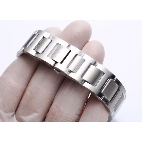 Cartier 卡地亚 蓝气球 机械42mm !以风格细腻,格调优雅著称,精钢表壳的色泽度使得腕表如气球般轻盈,罗马数字时标在表盘上显得复古深邃,蓝宝石玻璃镜面! Cartier 卡地亚 蓝气球 机械42mm !以风格细腻,格调优雅著称,精钢表壳的色泽度使得腕表如气球般轻盈,罗马数字时标在表盘上显得复古深邃,蓝宝石玻璃镜面!