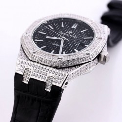 SF 爱彼 Audemars Piguet  皇家橡树系列 ️钻石壳 皮带款 搭载316L不锈精钢表壳 实心厚重钢带精选进口奥地利水钻 光彩闪耀 采用进口亚洲3120机芯 精准计时 耗时13个月 钻石精致手表 尺寸41.5x12mm 重量110g SF Factory 三杰精致推荐男士机械腕表 SJ为你精心打造超真实实物图拍摄